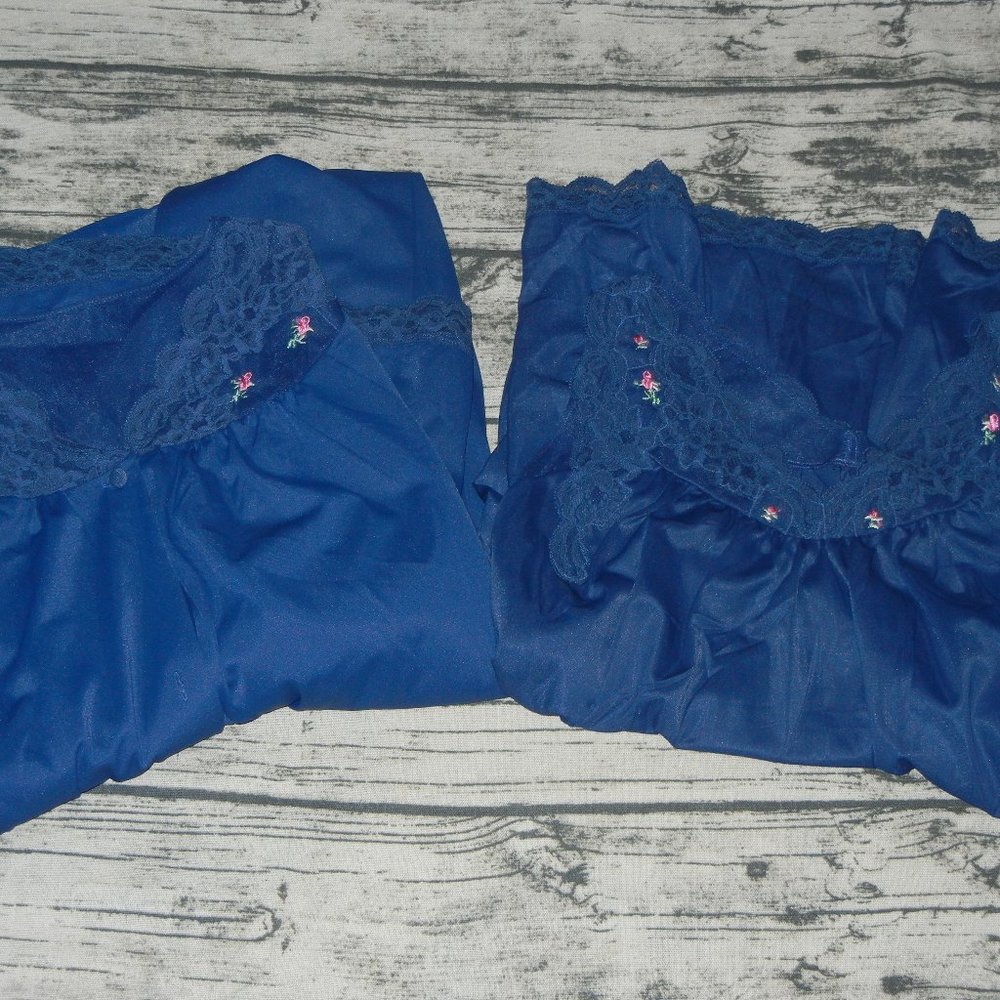 Vintage Shadow Line Nightgown & Robe Set💫 Blue M